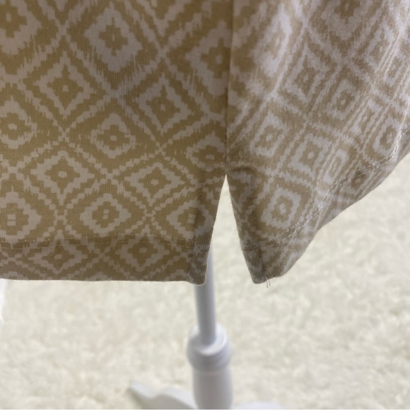 Alfred Dunner Petite Large short sleeve-shirt with design on front - Picture 6 of 8